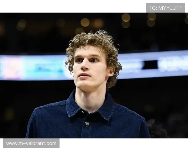 爵士篮板榜第三,马尔卡宁内外结合策略