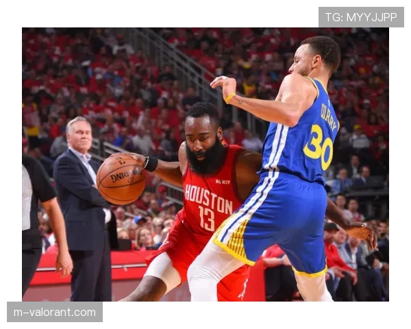 战术变化:下半场尼斯改打双前锋,意图加强进攻。